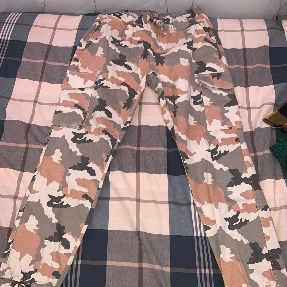 Camouflage print khakis